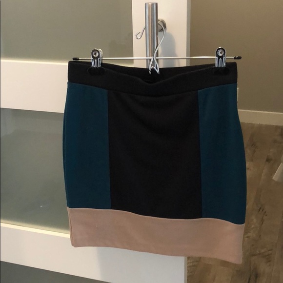 SKIRT - Picture 2 of 2